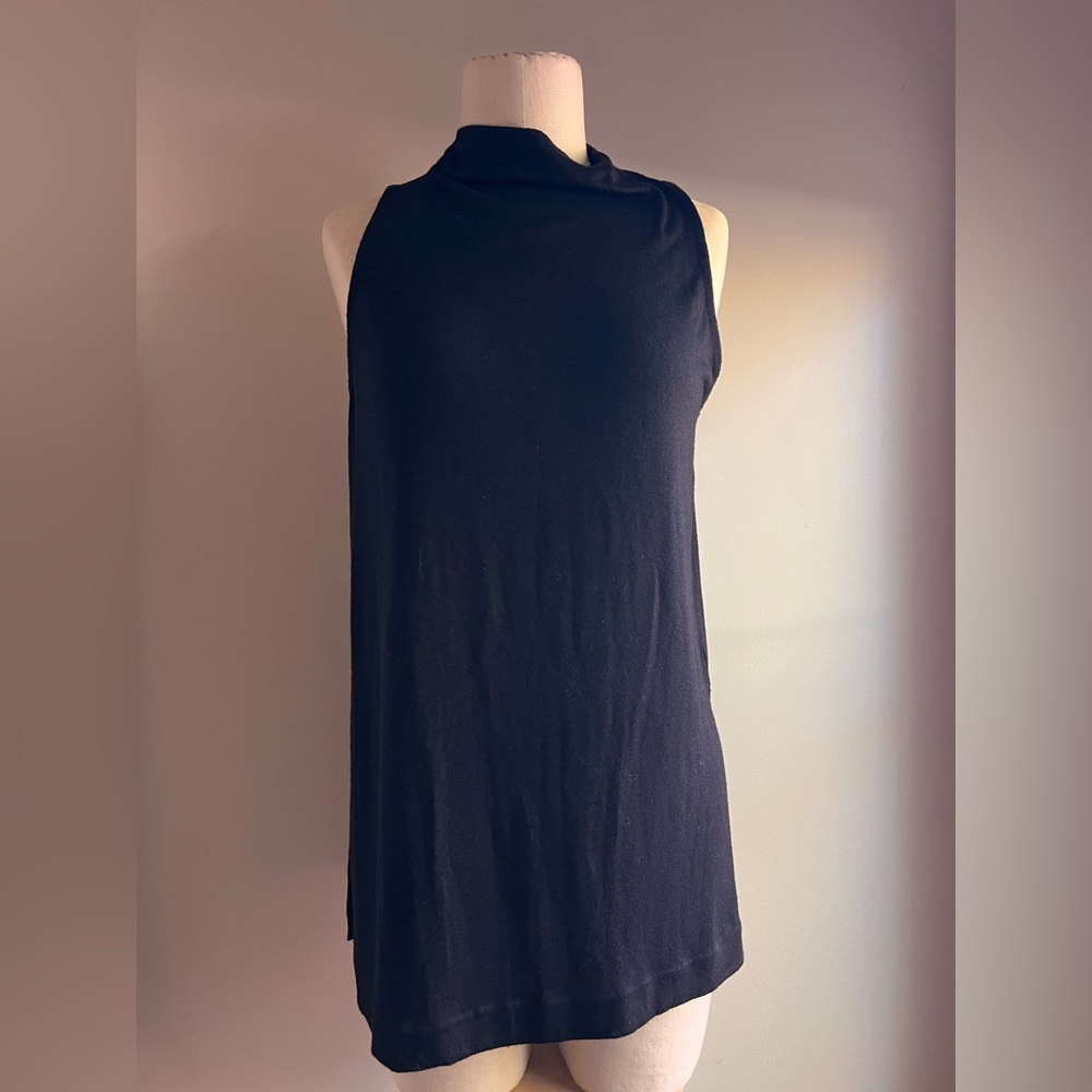 Vince mock neck long sleeveless tank black side slits sz large